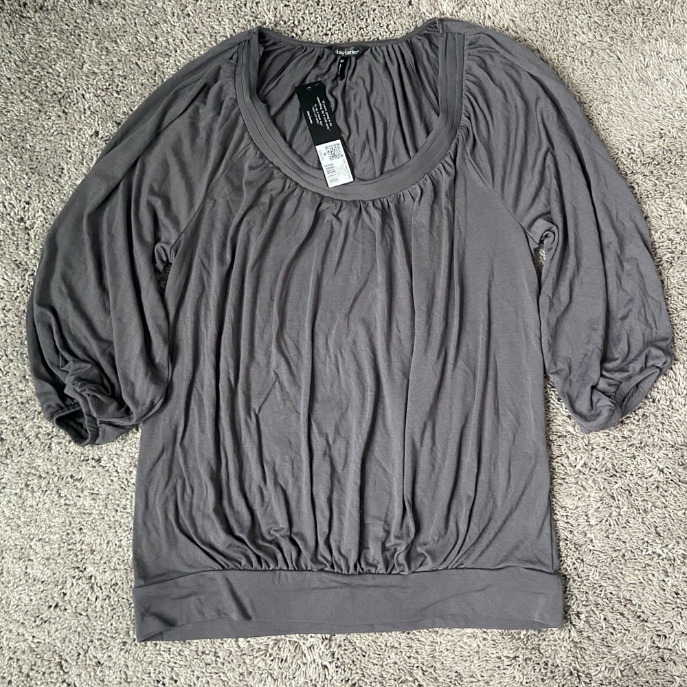 Women’s top size medium